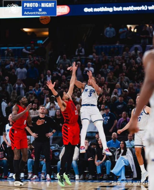 包含NBA季后赛倒计时，俄克拉荷马雷霆赛后强势反弹，细节引发关注，质疑声仍在，身体对抗强度拉满的词条