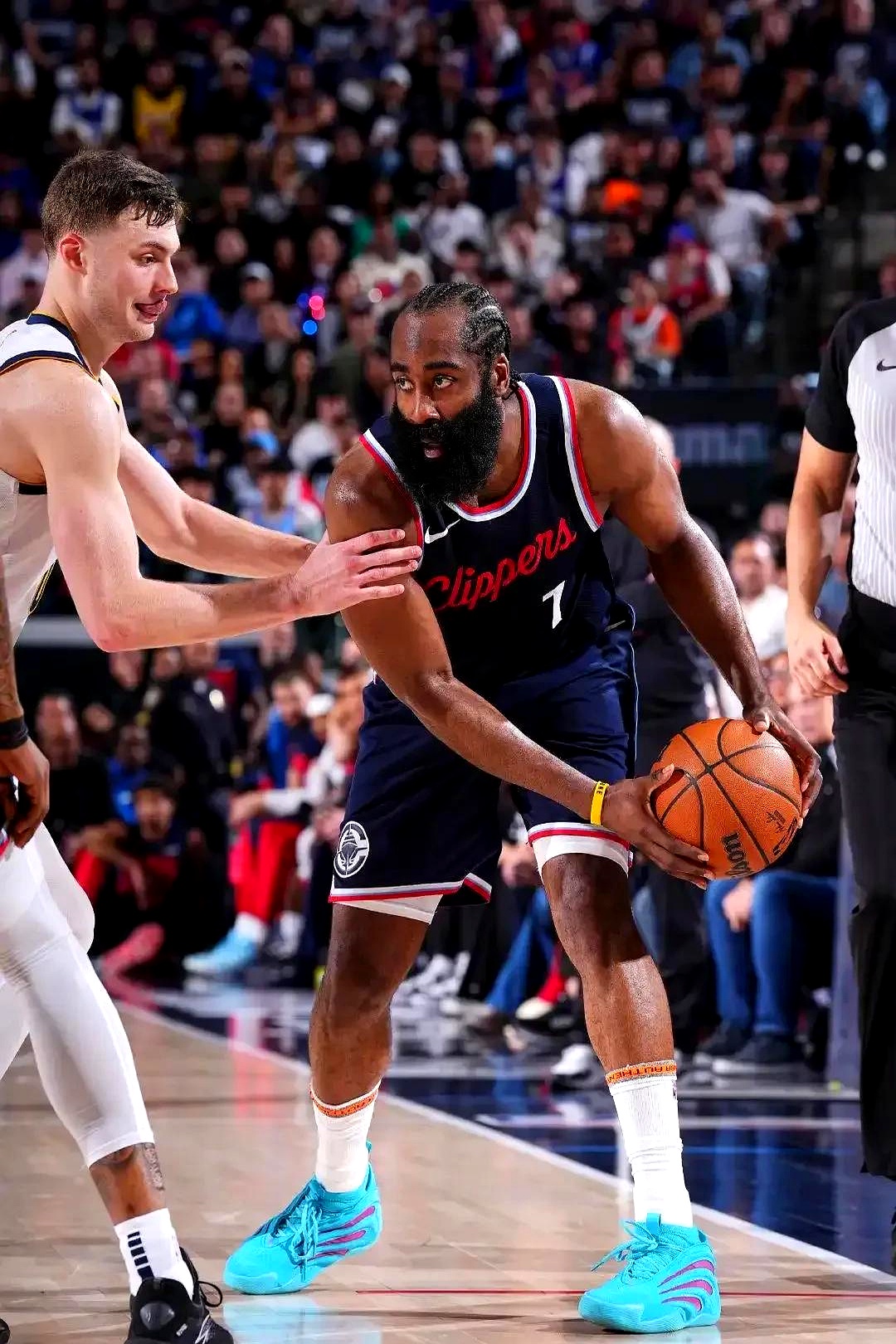 关于加时末段洛杉矶快船备战社区盾，扳平良机细节曝光，压力陡增，轮换策略成焦点的信息