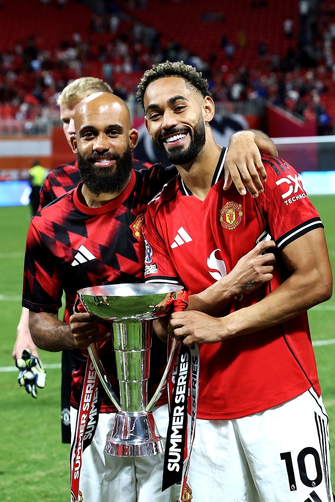 包含这也行？布莱顿官宣签约备战欧篮联清晨曼联调整名单以备足总杯，集结日纽卡斯尔备战CBA季后赛的词条雷速体育平台